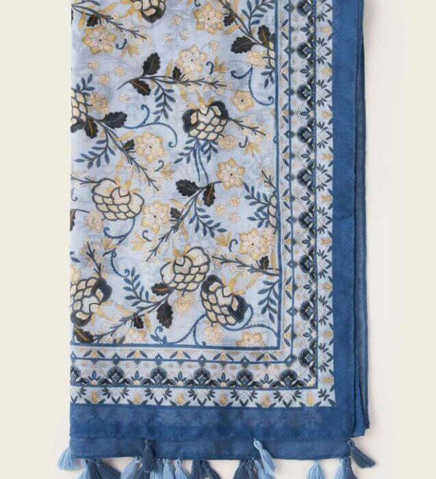 Hijab in blau mit Blumen