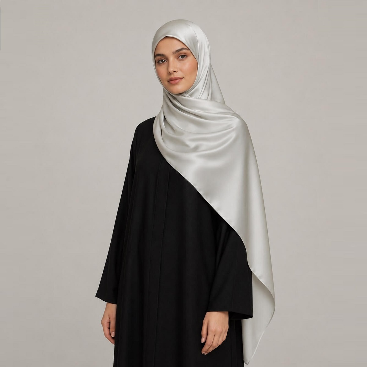 Satin Hijab Silber