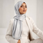 Satin Hijab Silber