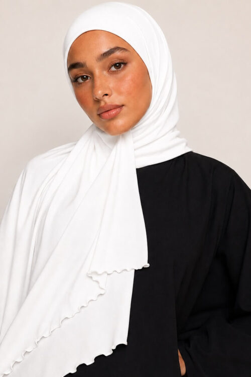 Jersey Line Hijab in Weiß – Basic für den Einstieg