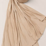 Liquid Jersey Hijab - Ivory Elfenbeinfarbenes Liquid Jersey Kopftuch Ivory Detailaufnahme