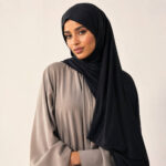 Liquid Jersey Hijab Schwarz – eleganter Abendlook