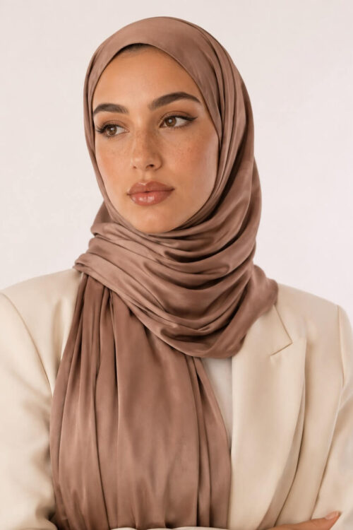 Satin Jersey Hijab in Desert – warmer Herbst-Glanzlook