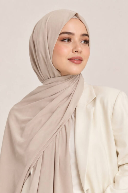 Liquid Jersey Hijab in Nude – dezenter Alltagslook