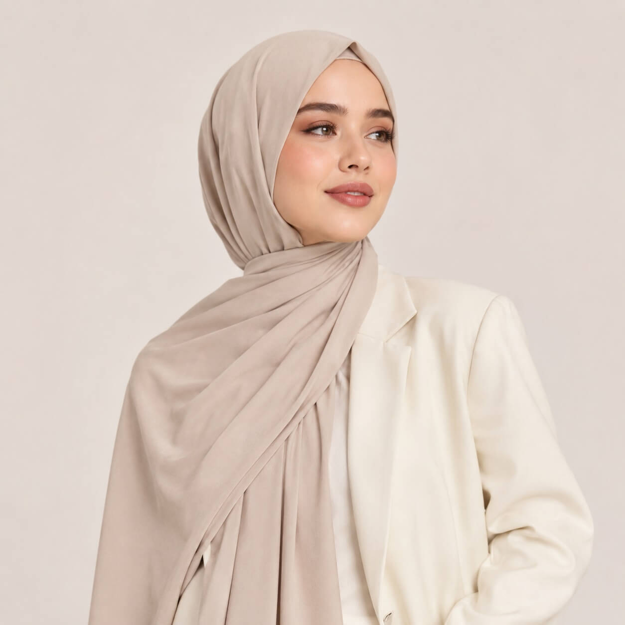 Liquid Jersey Hijab in Nude – dezenter Alltagslook