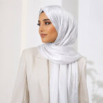 Satin Hijab Weiß