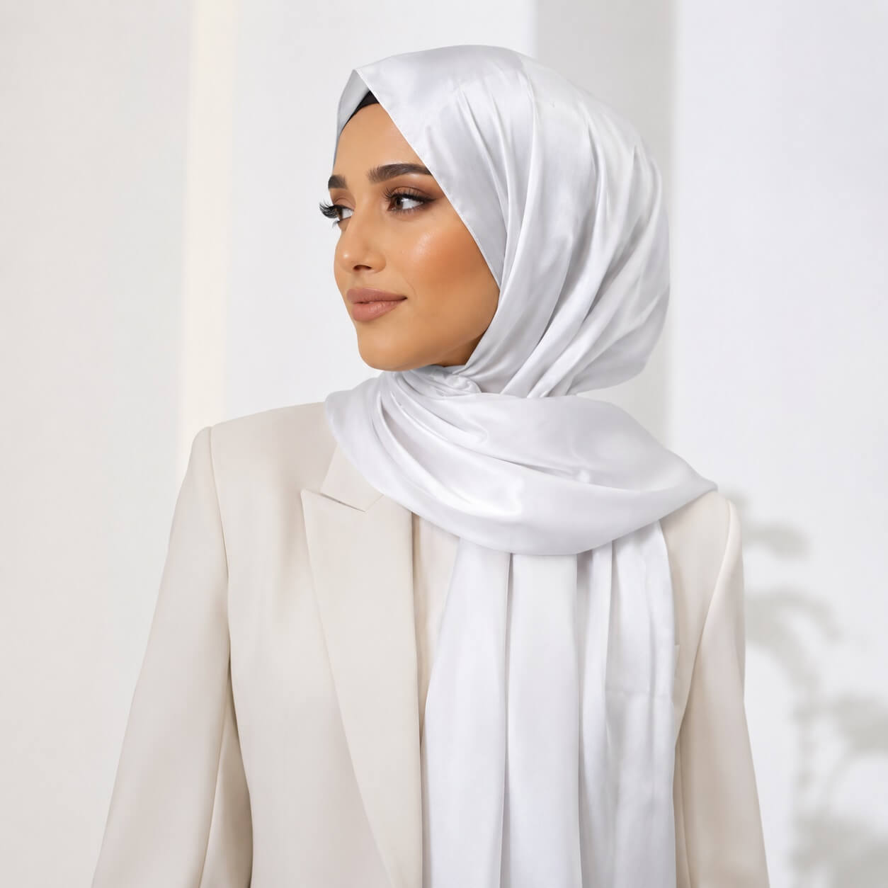 Satin Hijab Weiß