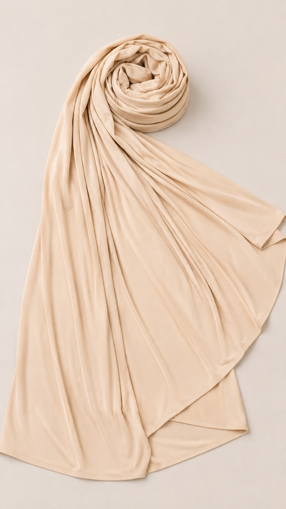 Liquid Jersey Hijab Creme online kaufen Cremefarbenes Liquid Jersey Kopftuch Detailaufnahme Stoff