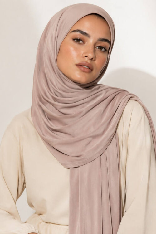 Liquid Jersey Hijab in Rosé – romantischer Frühlingslook