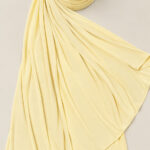 Liquid Jersey Hijab Buttergelb Nahaufnahme